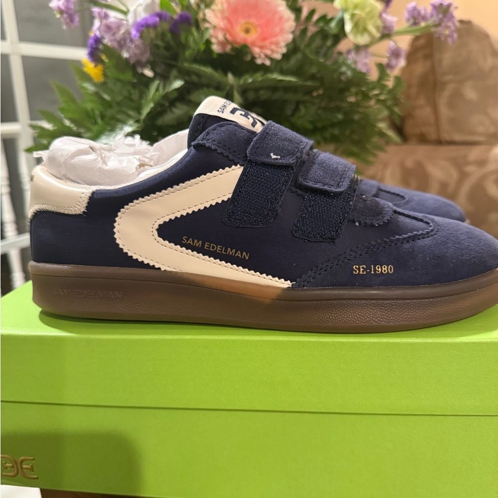 Sam Edelman Navy and Cream Sneakers